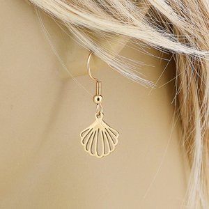 Sea Shell Gold Earrings Jewelry Pierced Dangle Ear Wires 300GPEW
